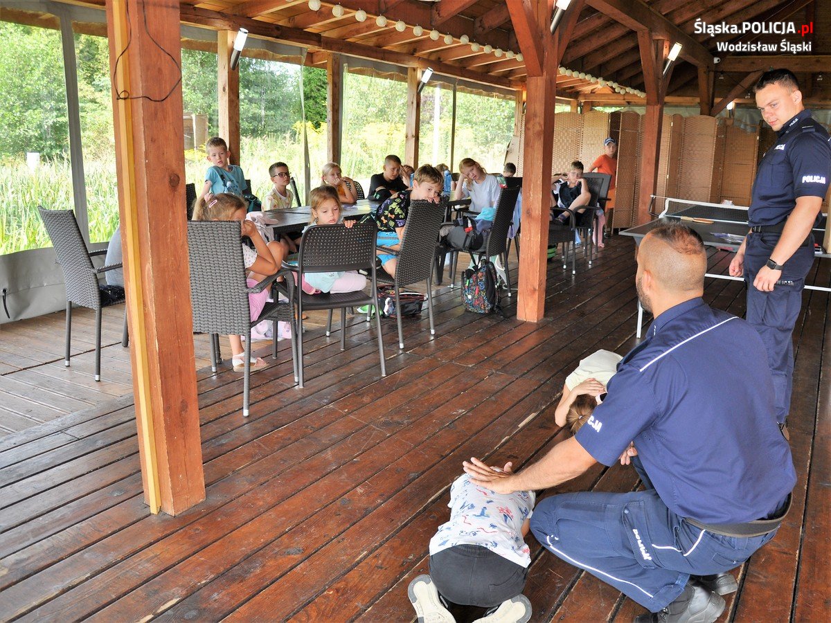 Policjanci spotkali się z półkolonistami w Wodzisławiu Śląskim