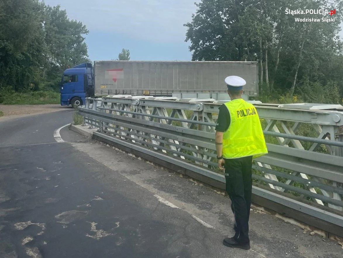 Zagraniczny kierowca zignorował ograniczenie dot. tonażu