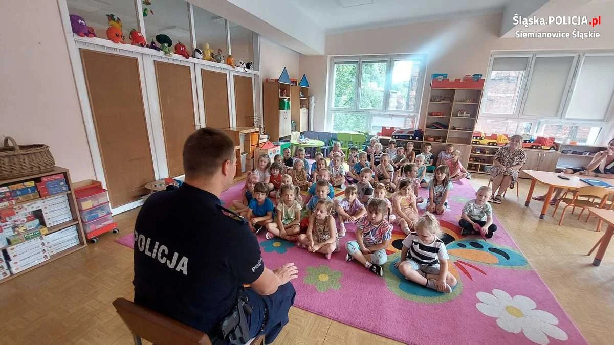 Siemianowiccy policjanci odwiedzili przedszkolaki