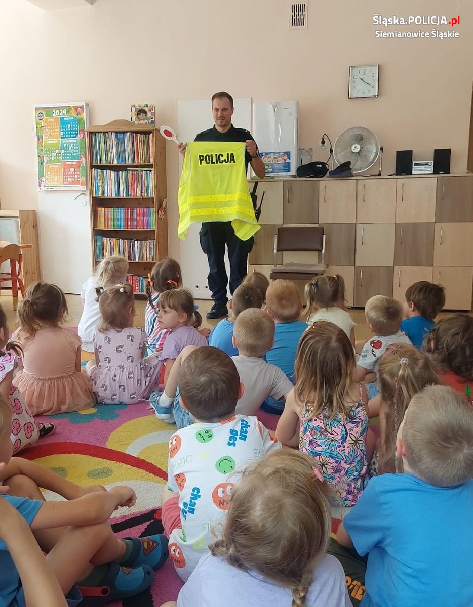 Siemianowiccy policjanci odwiedzili przedszkolaki