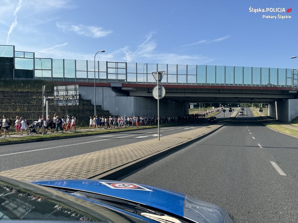 Policjanci zabezpieczali Pielgrzymkę Kobiet i Dziewcząt 1