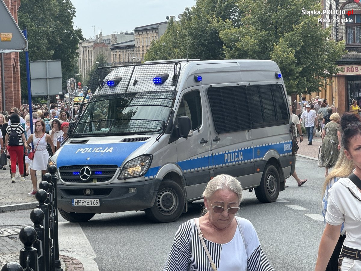 Policjanci zabezpieczali Pielgrzymkę Kobiet i Dziewcząt 7