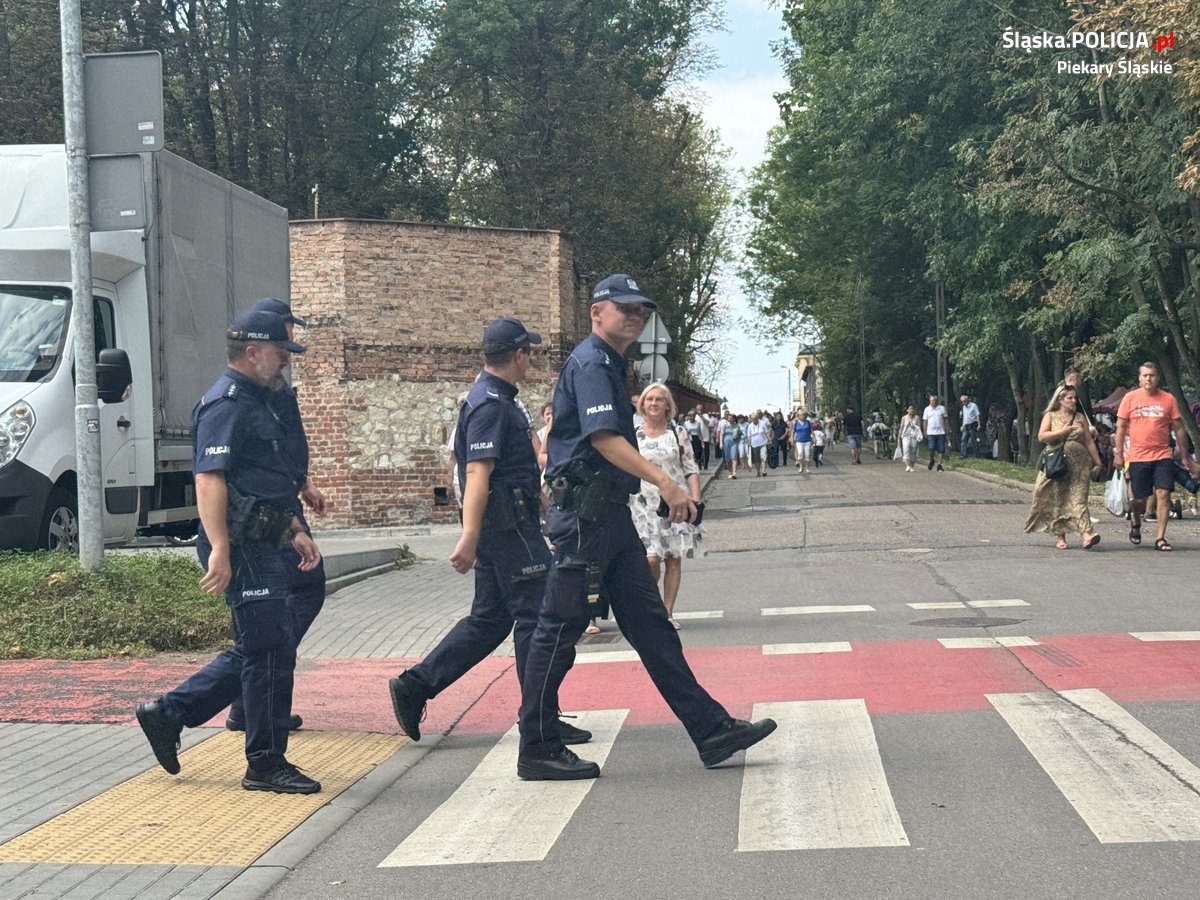 Policjanci zabezpieczali Pielgrzymkę Kobiet i Dziewcząt 8