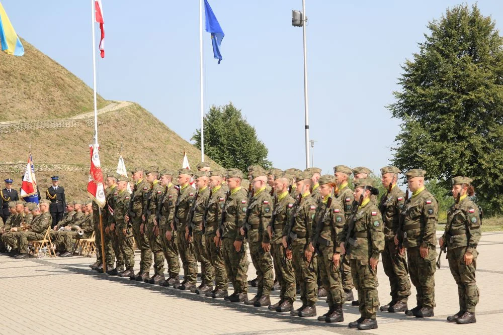 Obchody Święta Wojska Polskiego na Piekarskim Kopcu Wyzwolenia