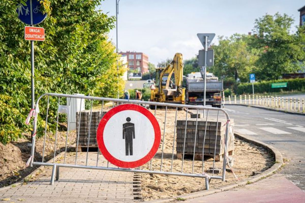 Nowa nawierzchnia asfaltowa na drodze rowerowej wzdłuż ul. Rzecznej w Rybniku