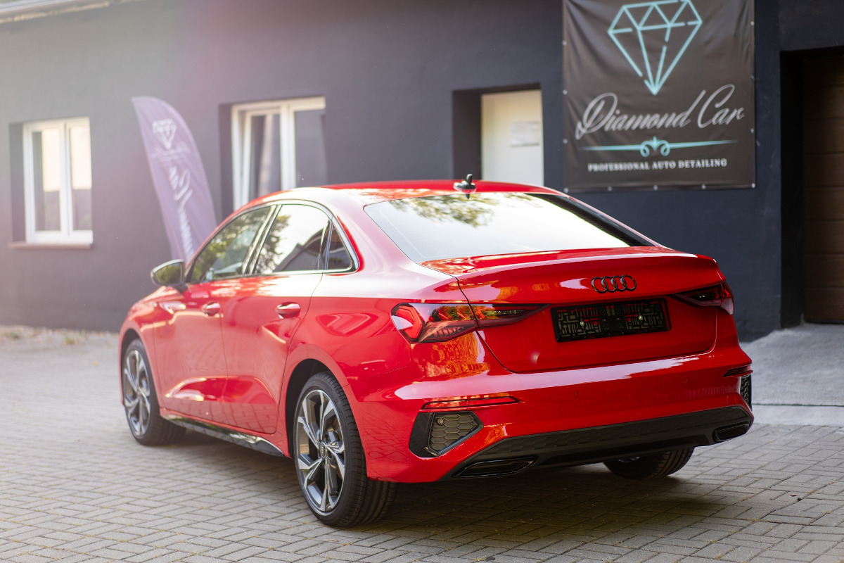 Detailing samochodowy - czym jest i jak wpływa na zwiększenie wartości samochodu?