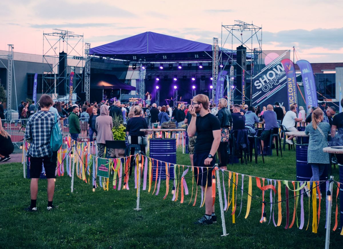 SHOW OFF FEST zbliża się wielkimi krokami. Przed nami koncertowe pożegnanie wakacji