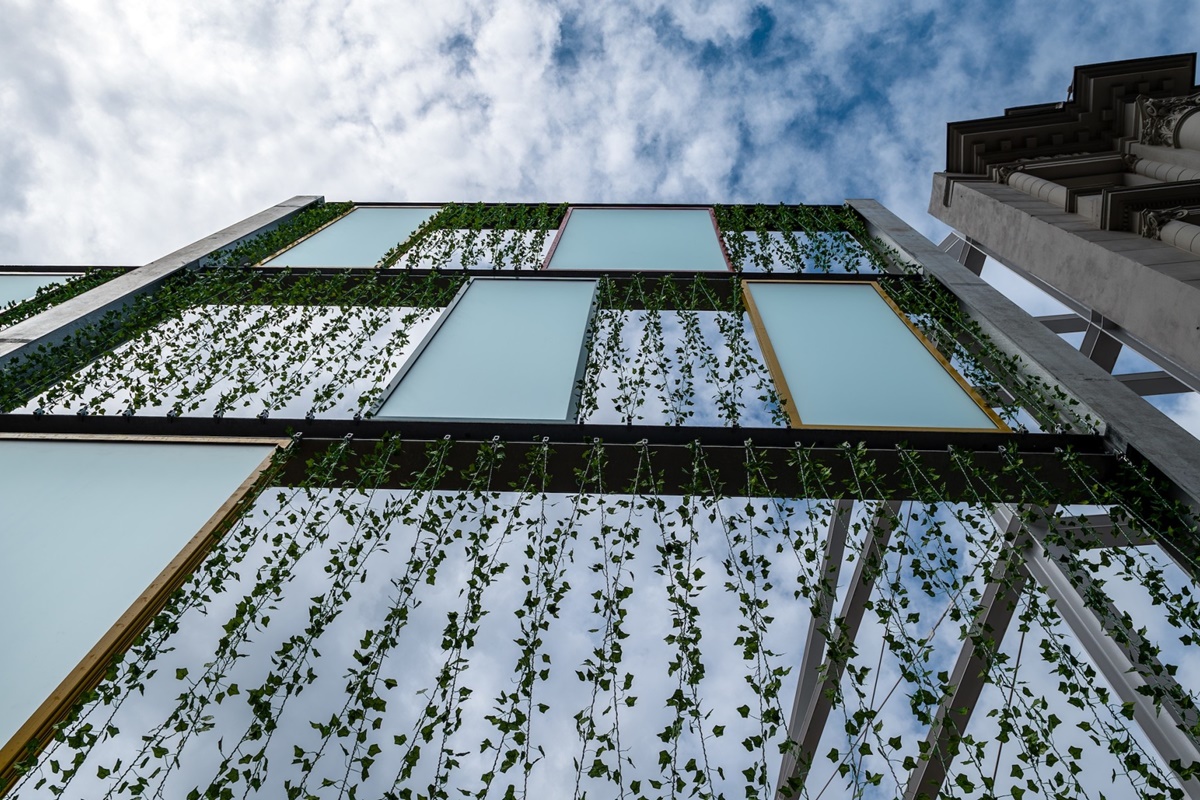 Przestrzeń przy ul. Kwietniewskiego 11 przechodzi przez kolejne roboty