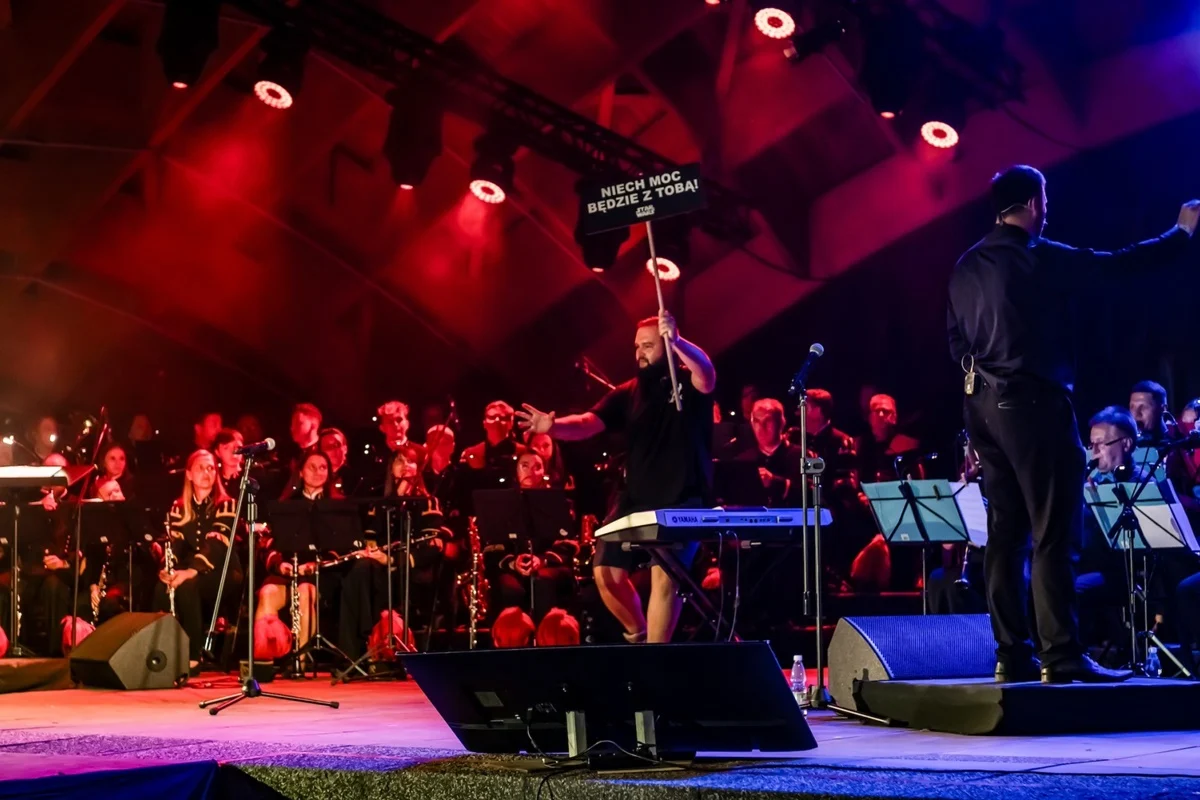 Bytom pożegnał lato z muzyką: Band Light Show i bitwa orkiestr w Parku Kachla