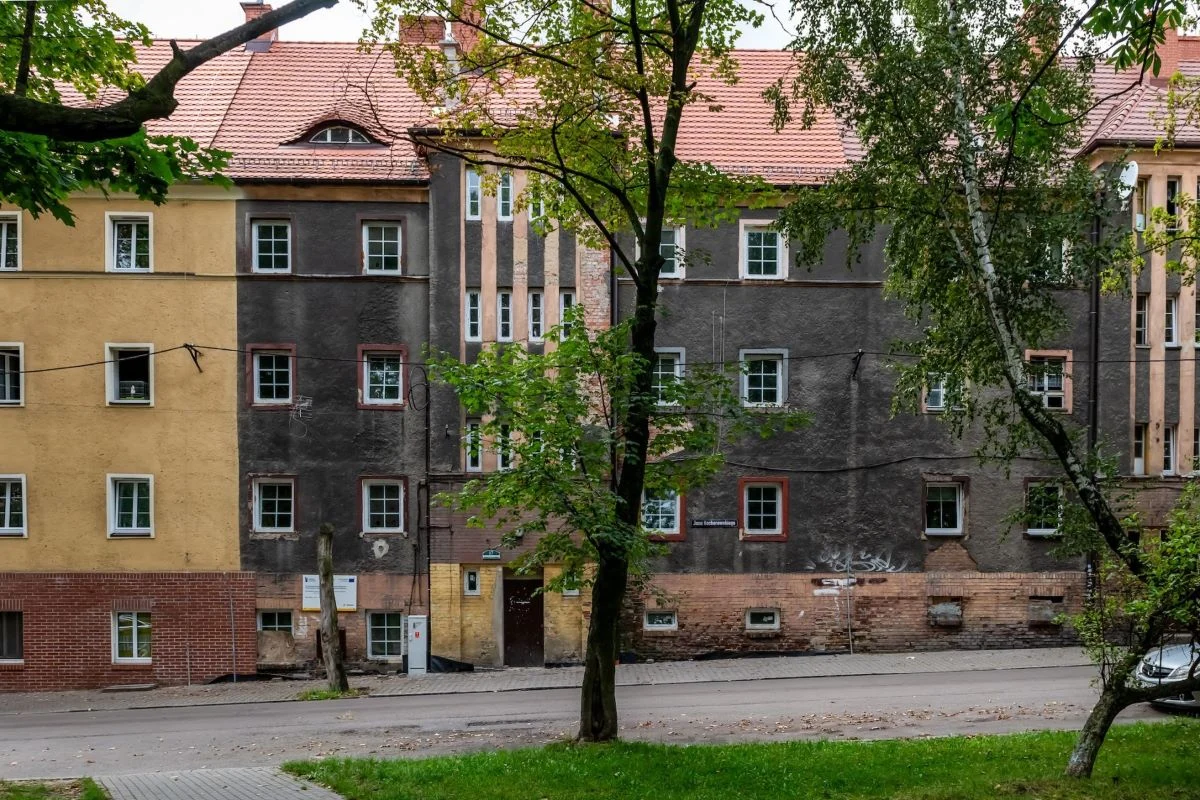 Termomodernizacja budynku przy ul. Kochanowskiego 17 w Rozbarku na finiszu