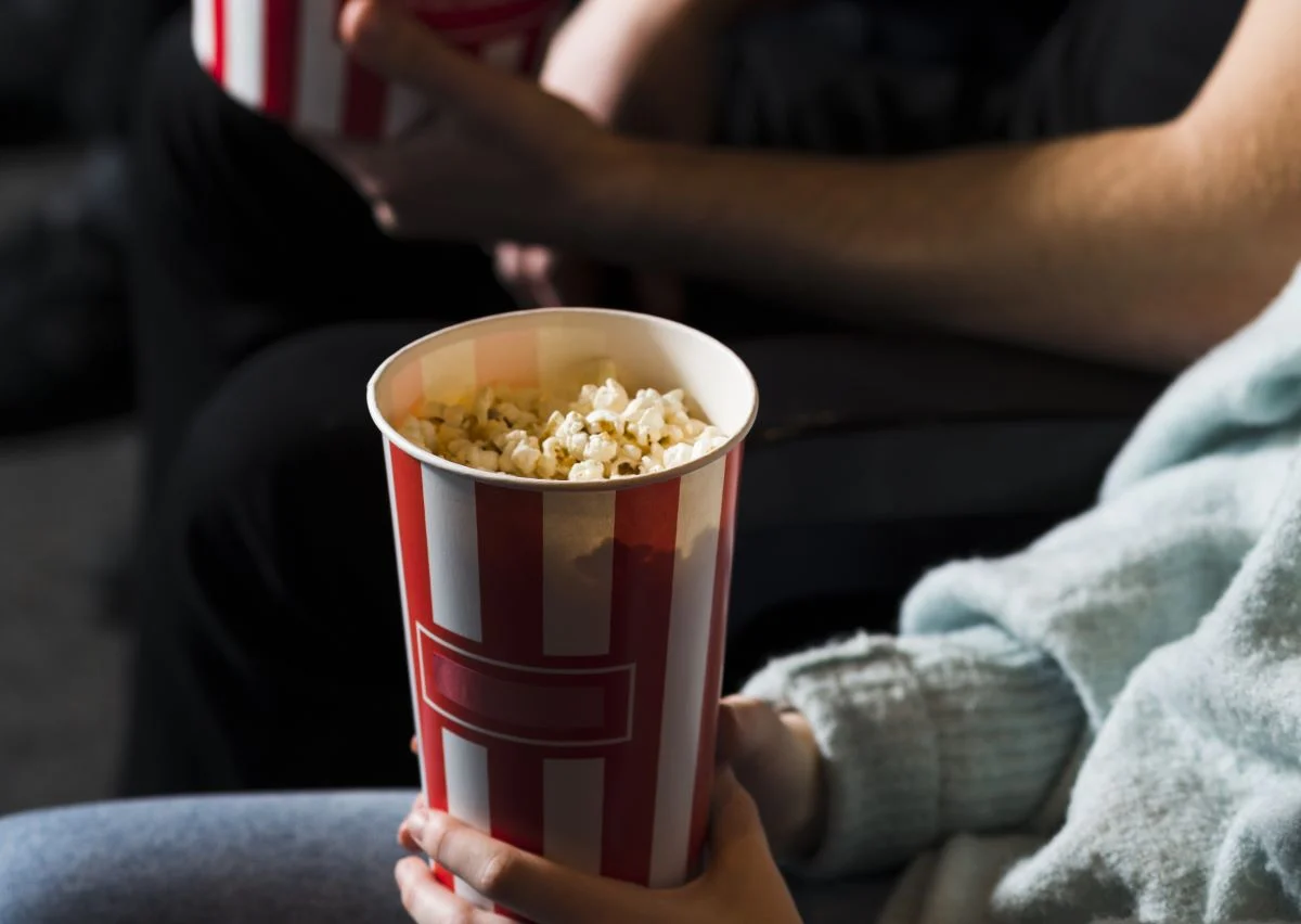 Sierpniowy repertuar kin Helios