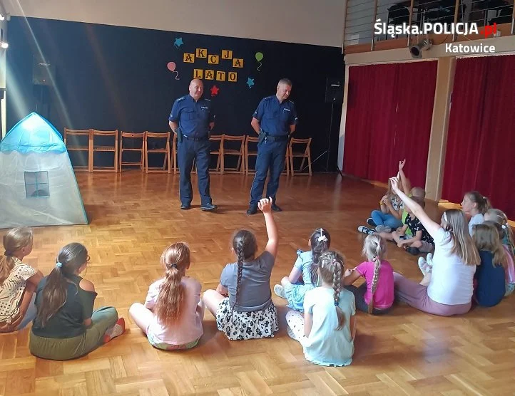 Przeprowadzono rozmowy z dziećmi o bezpieczeństwie podczas wakacji