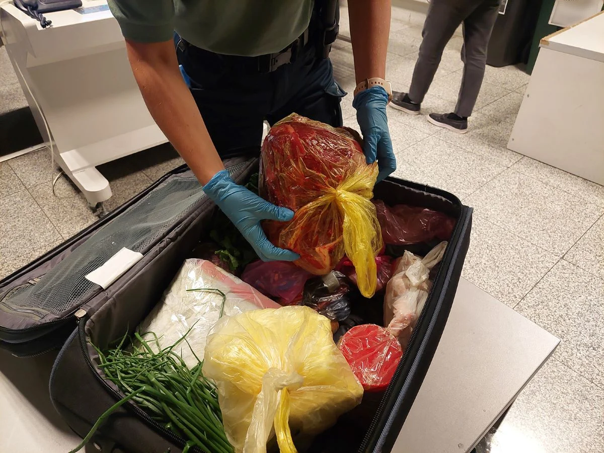 Ponad tona nielegalnej żywności w Pyrzowicach