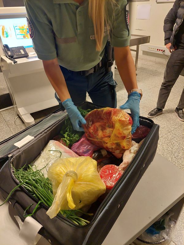 Ponad tona nielegalnej żywności w Pyrzowicach