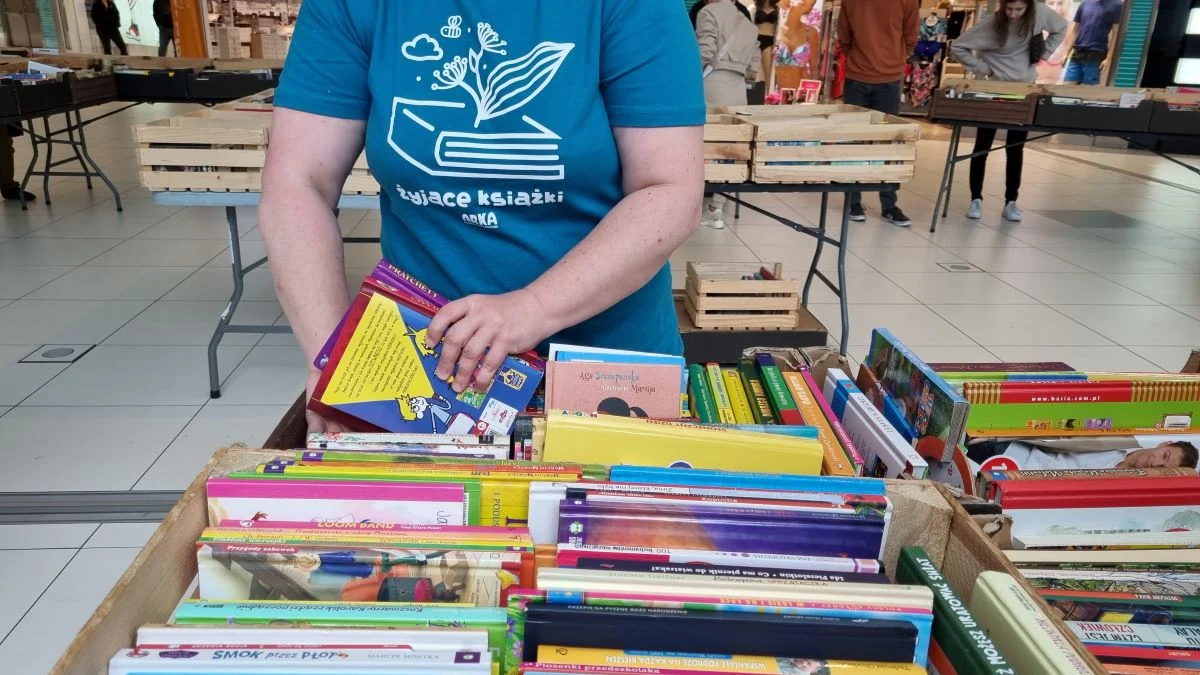 Akcja "Pokaż, Podaruj, Pomóż"! Oddaj niepotrzebne Ci książki i wspomóż fundację