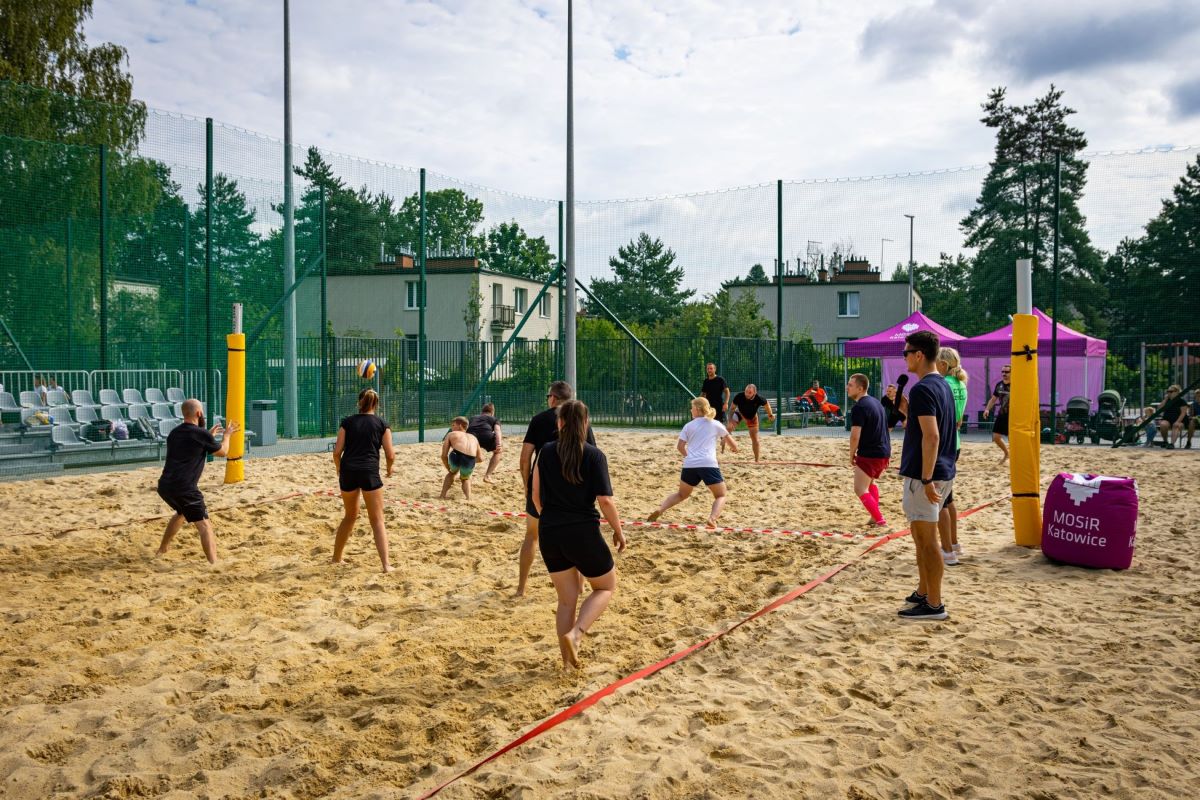 Płonąca Piłka na Asnyka: sentymentalny turniej w dwa ognie