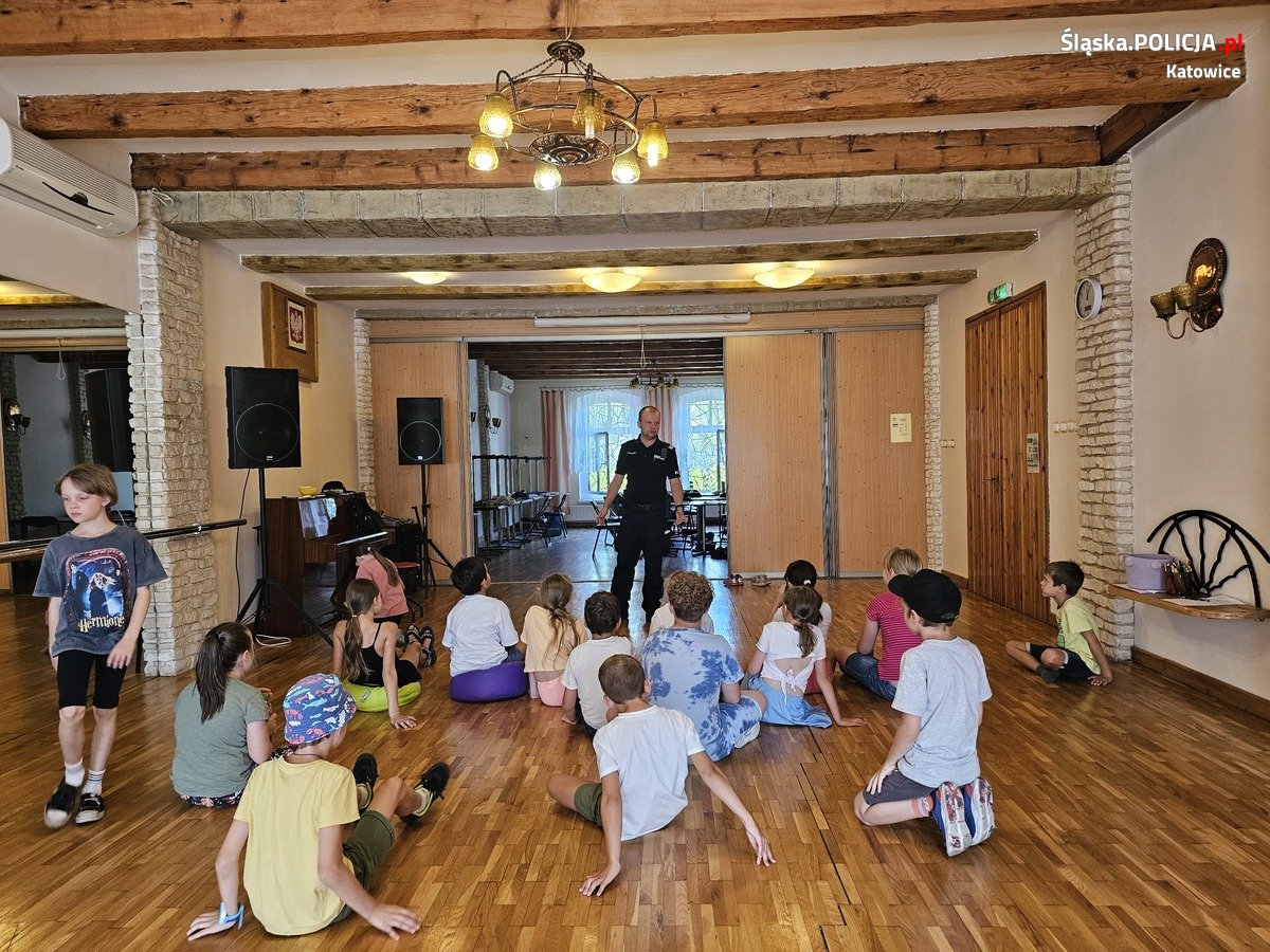 Bezpieczeństwo w wakacje. Rozmowy profilaktyczne z dziećmi