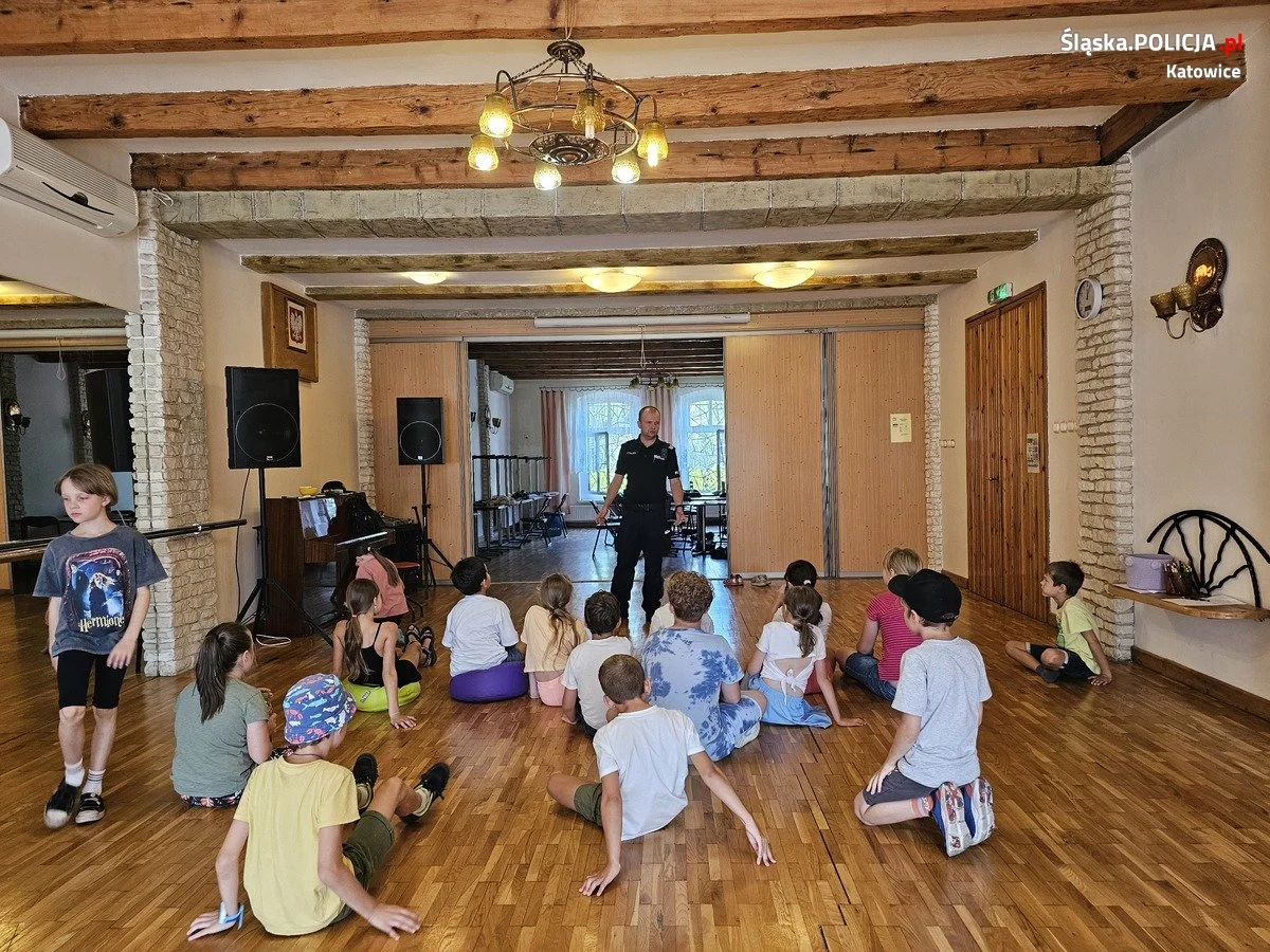 Bezpieczeństwo w wakacje. Rozmowy profilaktyczne z dziećmi