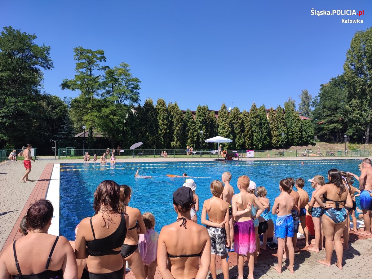 Bezpieczne lato w Katowicach – działania profilaktyczne na basenach „Bugla” i „Rolna”