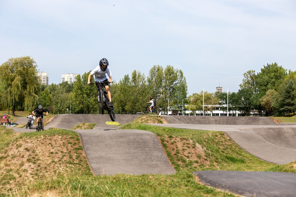 Dolina Trzech Stawów w Katowicach: Pumptrack przyciąga fanów ekstremalnej jazdy