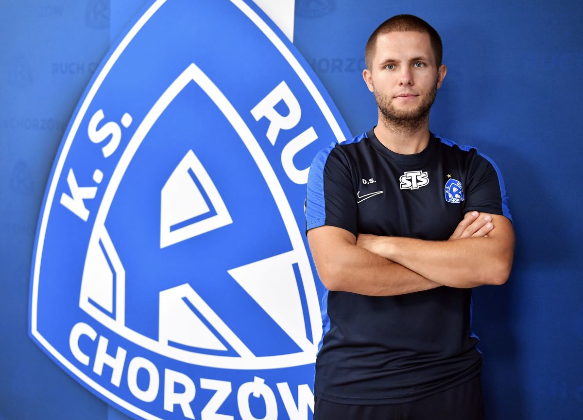 Nowa era w Ruchu Chorzów: Dawid Szulczek trenerem do 2026 roku