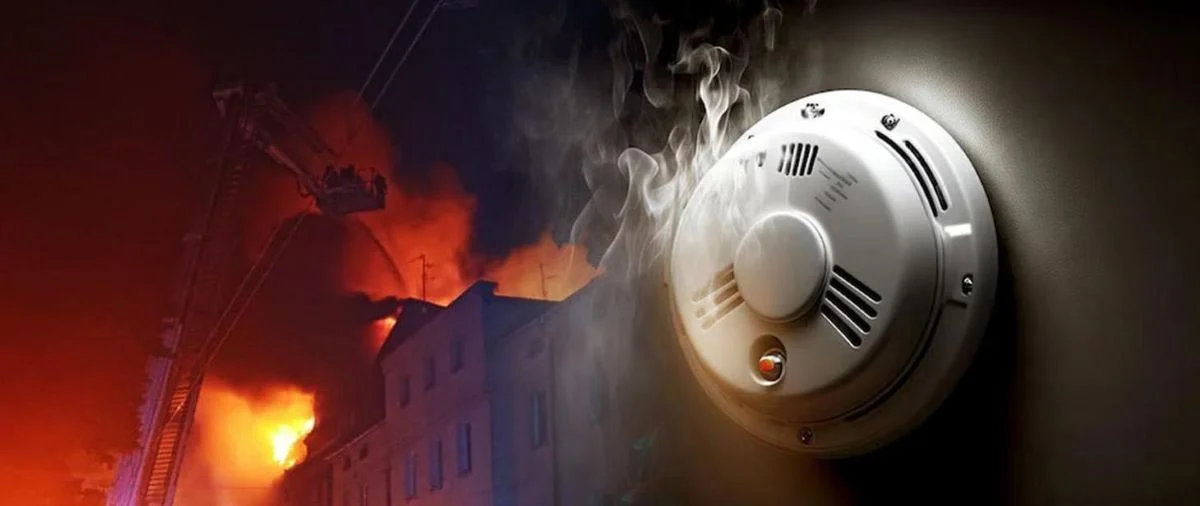 Strażacy apelują o przestrzeganie przepisów przeciwpożarowych po tragicznym pożarze