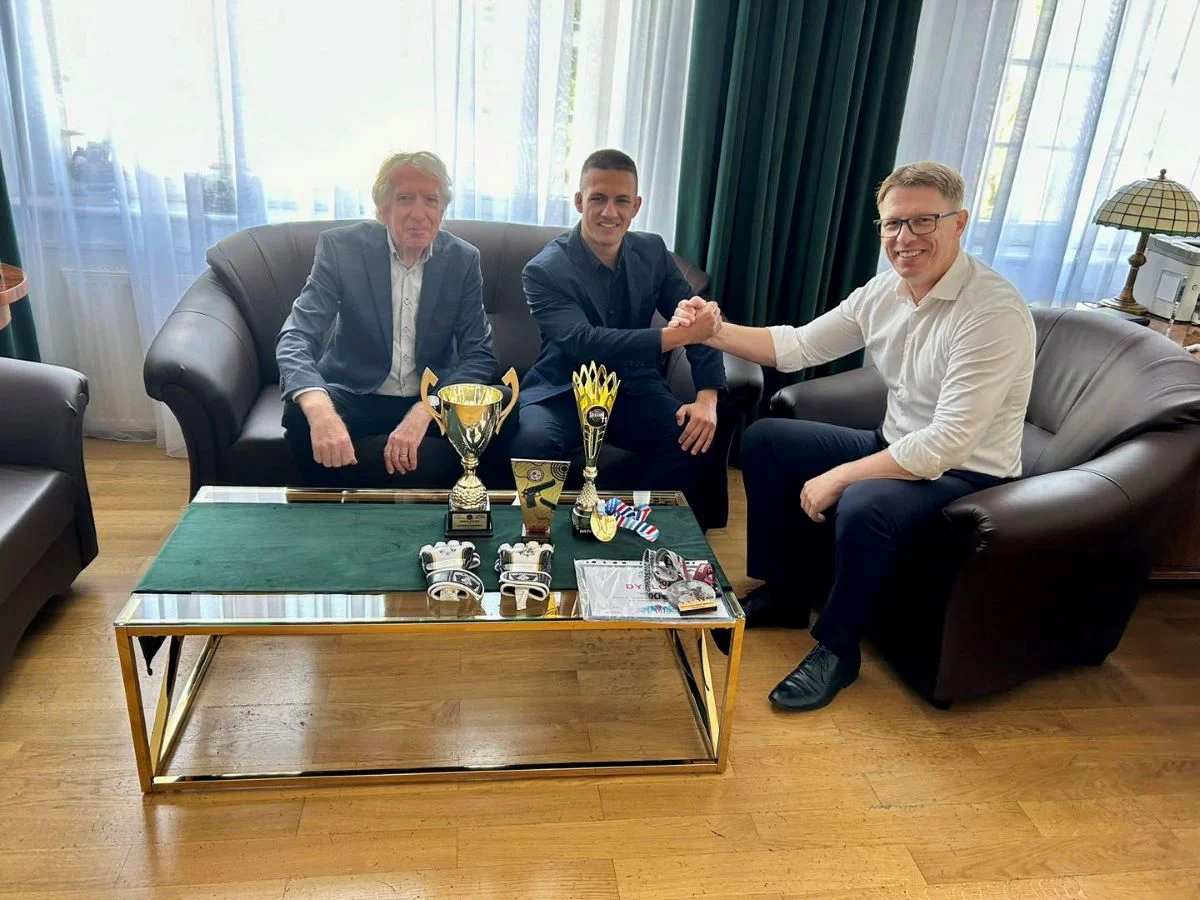 Pascal Tworek: Młody talent MMA ze Świętochłowic na drodze do wielkich osiągnięć