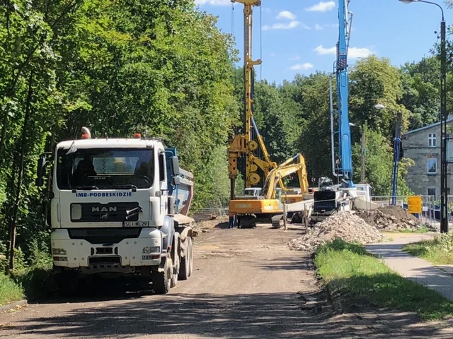 Przebudowa mostu w ciągu ul. Trębackiej nad rzeką Bytomką. Na jakim etapie są prace?