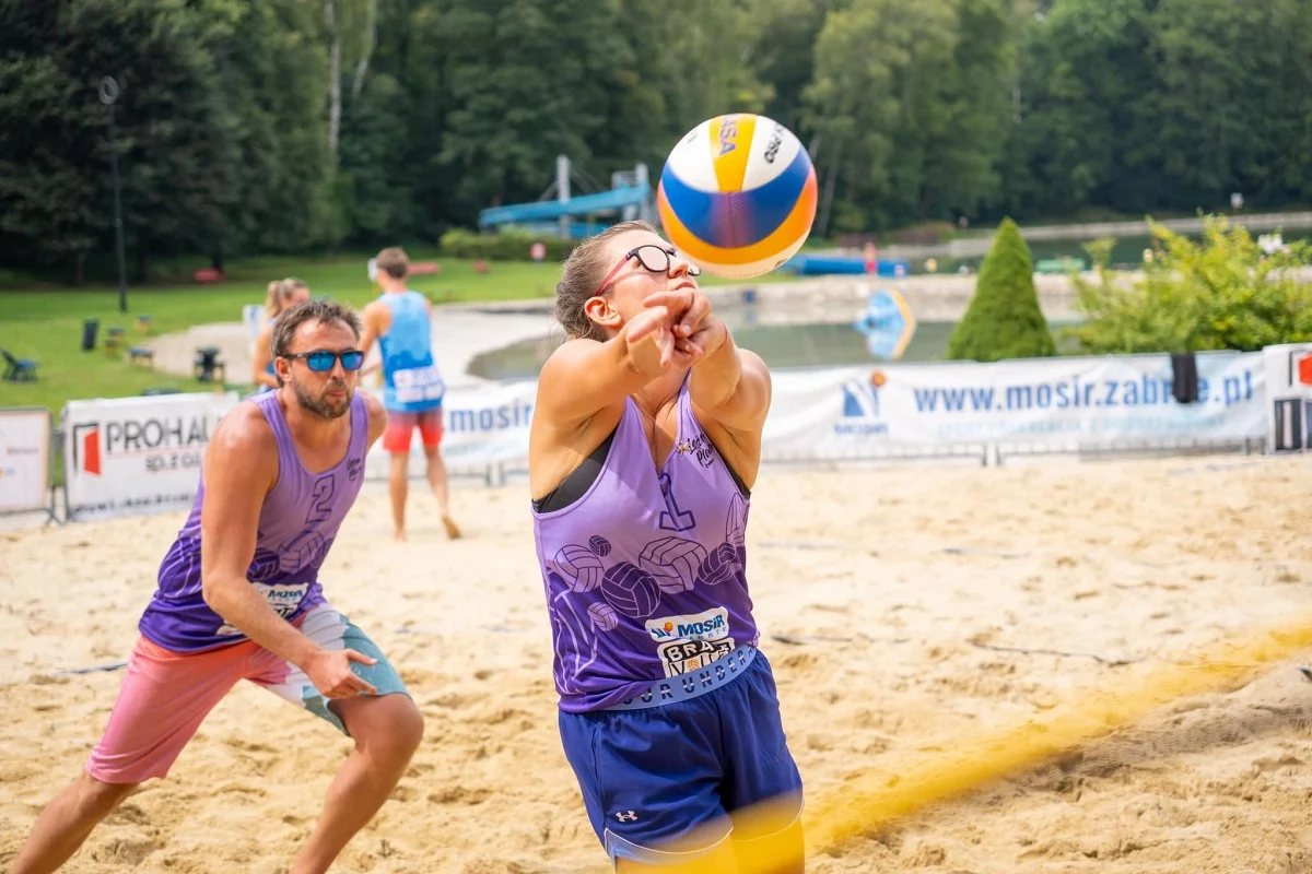 Niezapomniane emocje na Turnieju Siatkówki Plażowej "Leśna Plaża 2024" w Zabrzu [FOTO]