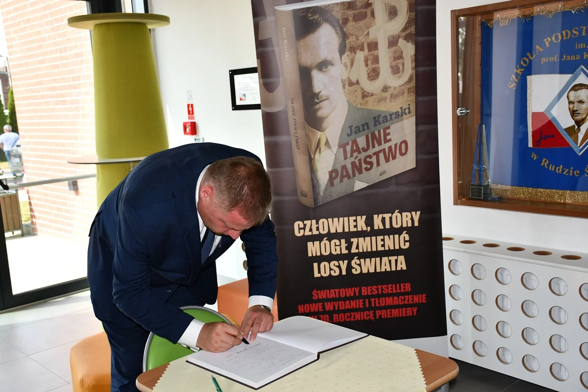 Wojewódzkie rozpoczęcie roku szkolnego 72