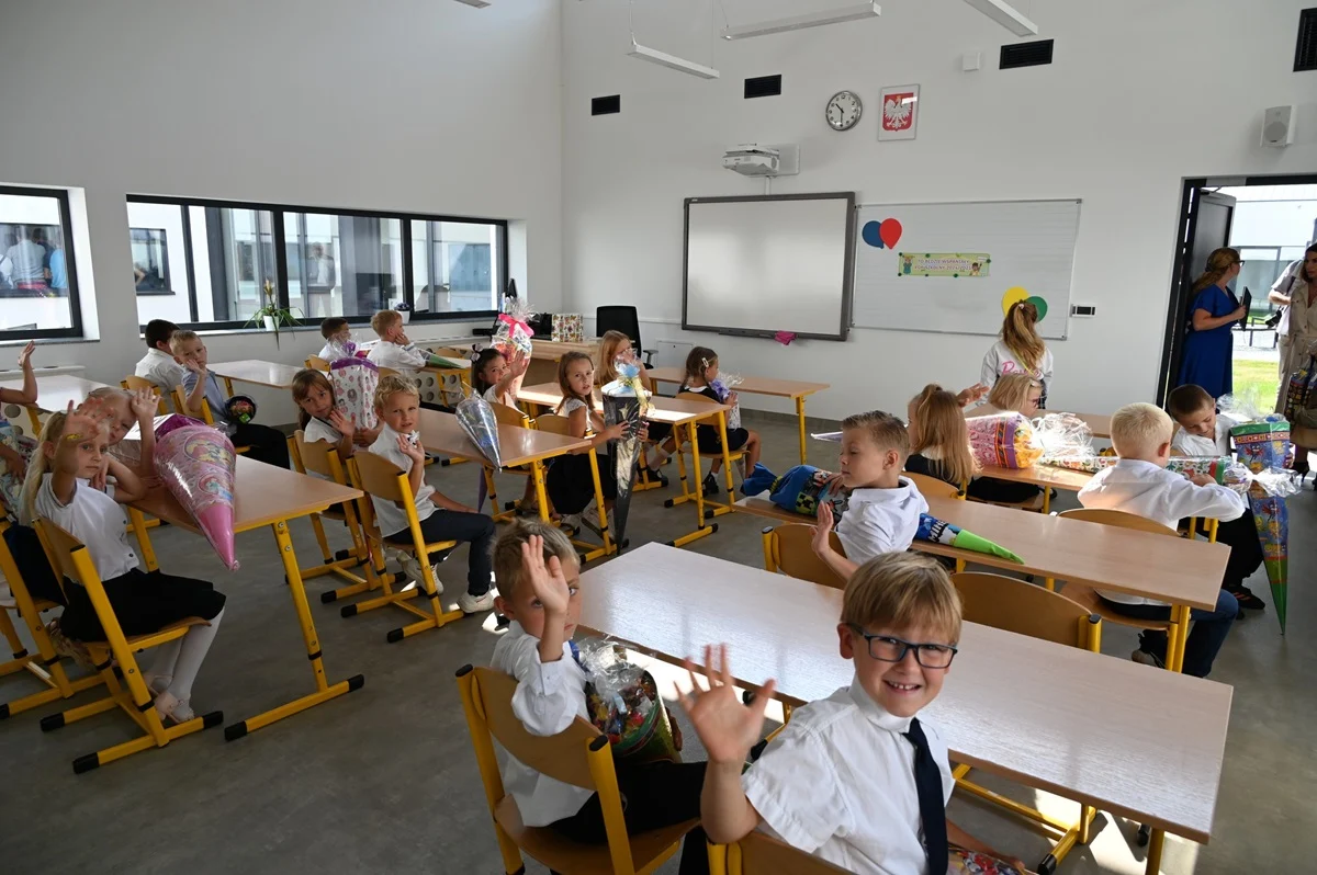 W nowej siedzibie SP 17 odbyło się miejskie i wojewódzkie rozpoczęcie roku szkolnego