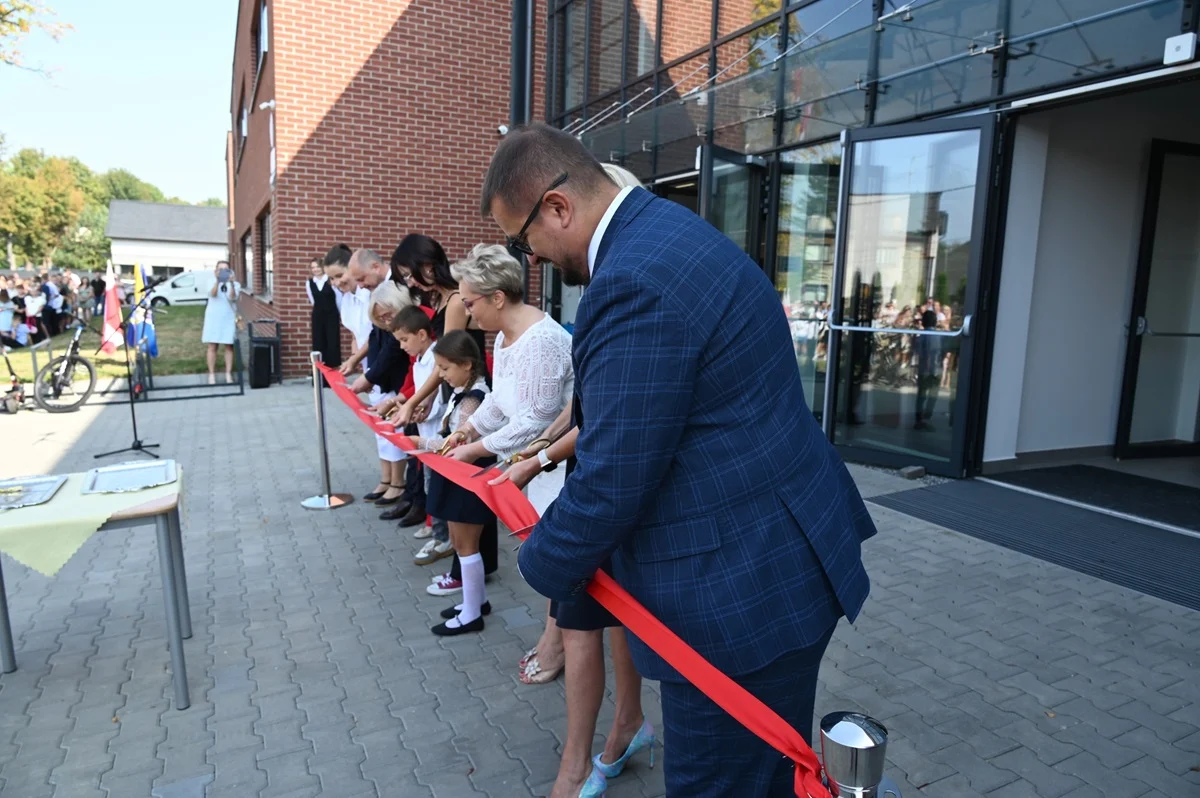 W nowej siedzibie SP 17 odbyło się miejskie i wojewódzkie rozpoczęcie roku szkolnego