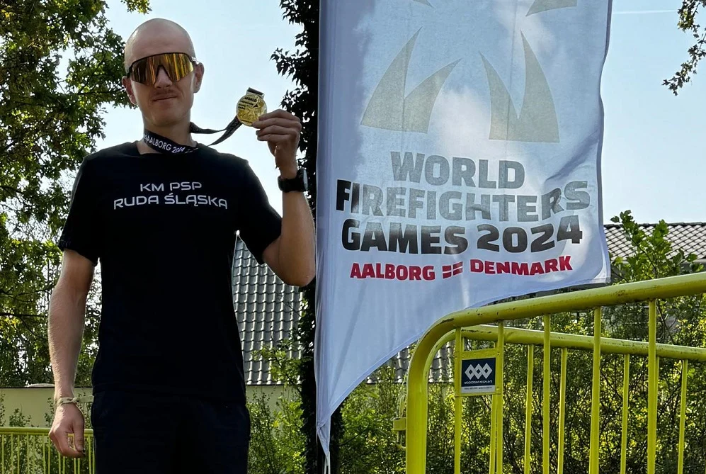Strażak z Rudy Śląskiej najlepszy w triathlonie! Martin Dobkowski zdobywa złoto w Danii