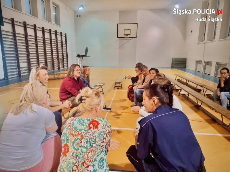 „Zatrzymajmy przemoc w sieci i w szkołach". Ruda Śląska debatuje o bezpieczeństwie uczniów
