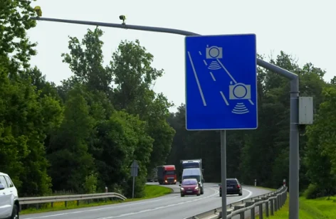 Rekordziści odcinkowych pomiarów prędkości. Policja apeluje o rozwagę