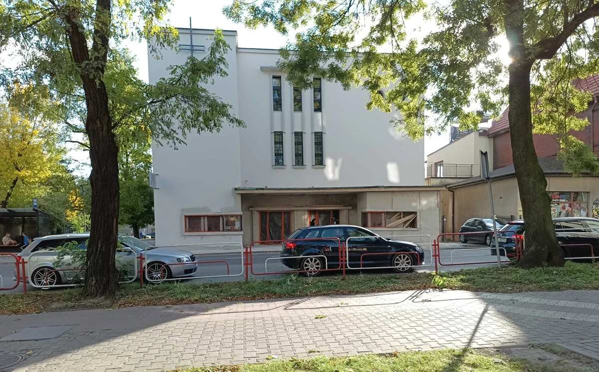 Ponowne otwarcie Kina Patria już w ten weekend. Nadal trwa remont elewacji budynku