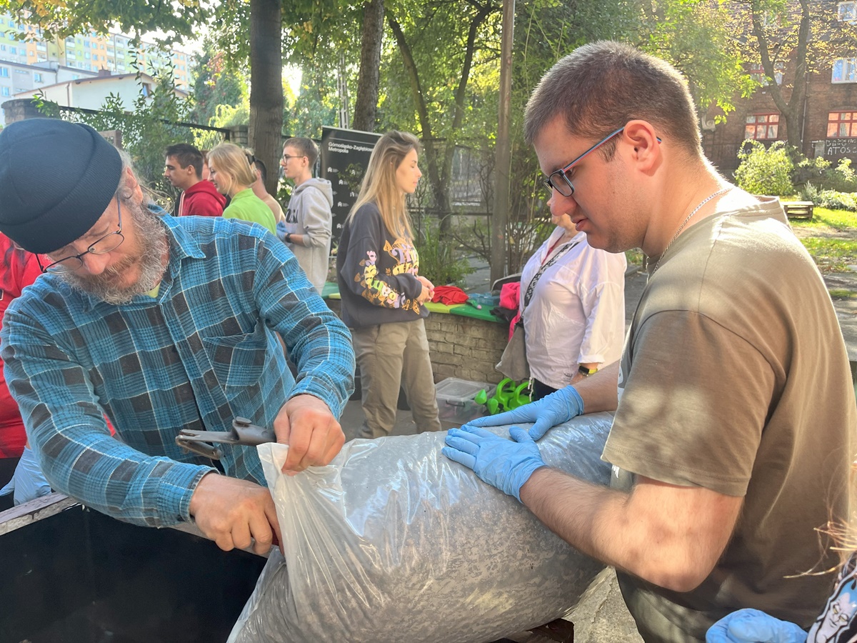 Ogród deszczowy w Zespole Szkół nr 7 54