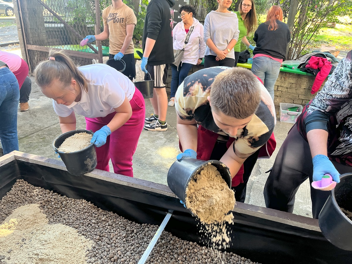 Ogród deszczowy w Zespole Szkół nr 7 61