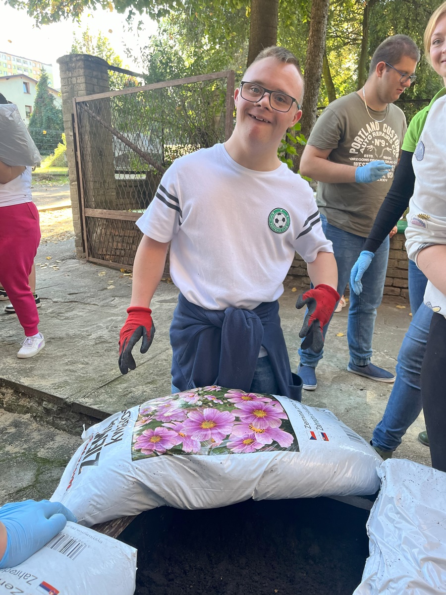 Ogród deszczowy w Zespole Szkół nr 7 70