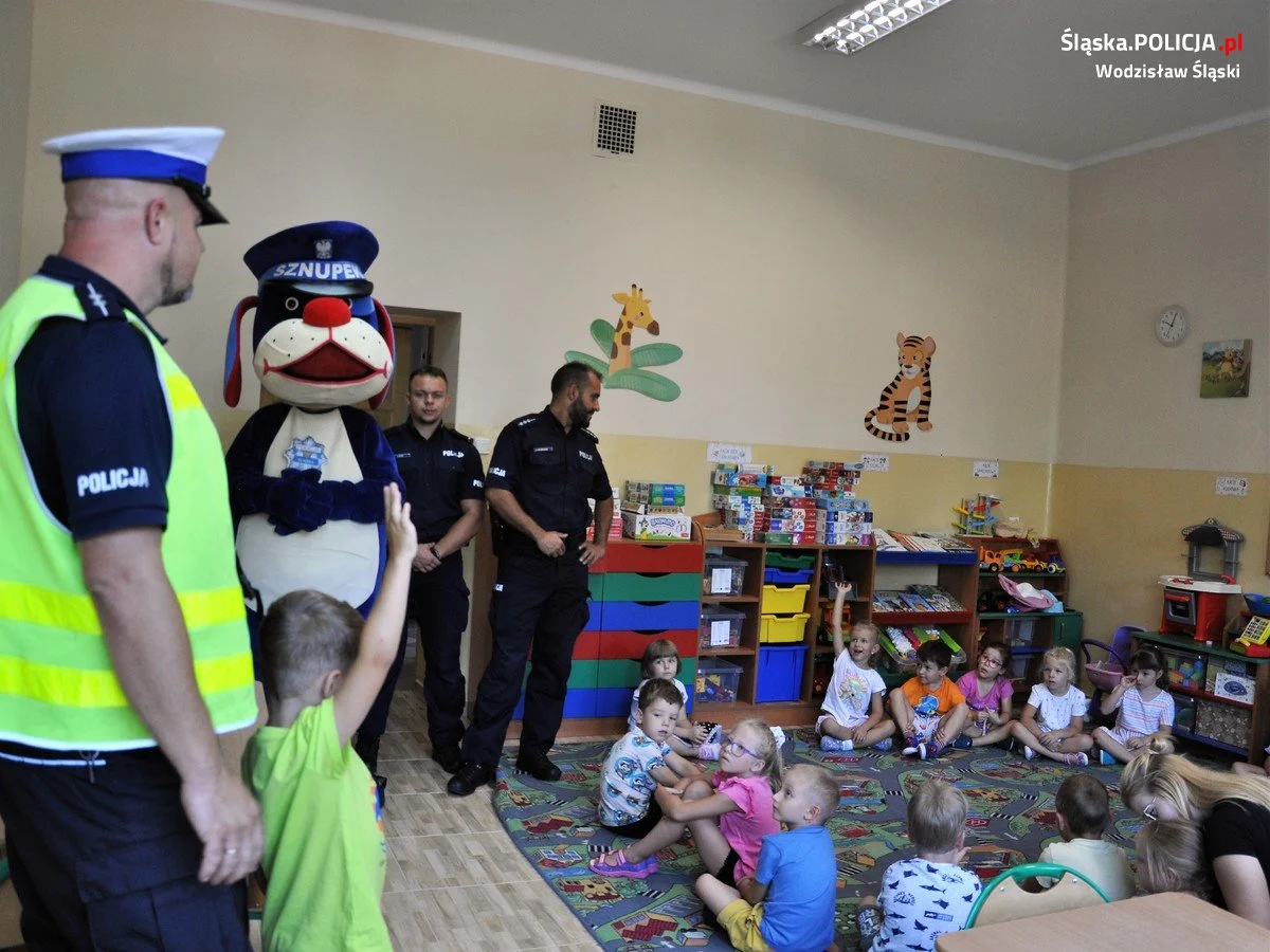 Działania policji na początek roku szkolnego: Edukacja i kontrola ruchu drogowego