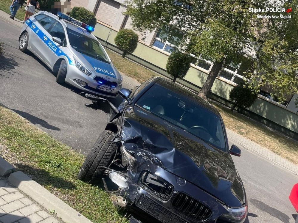 Nietrzeźwy kierowca BMW zdemolował 6 pojazdów