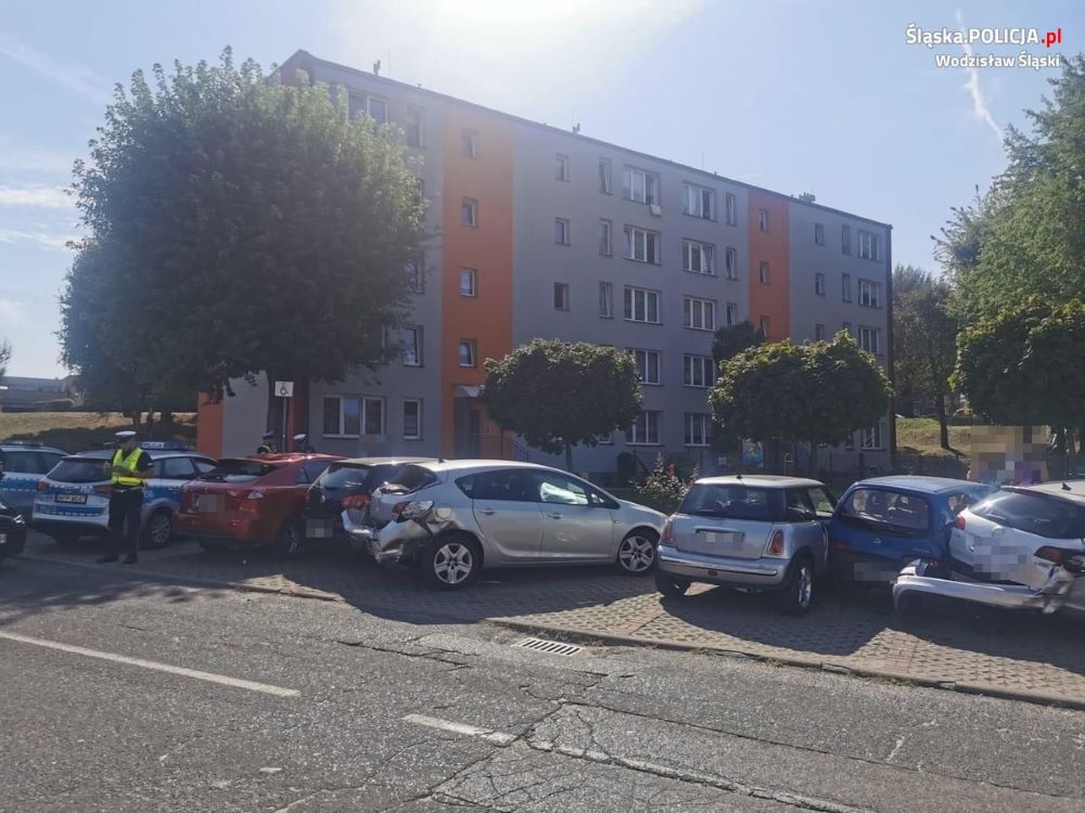 Nietrzeźwy kierowca BMW zdemolował 6 pojazdów