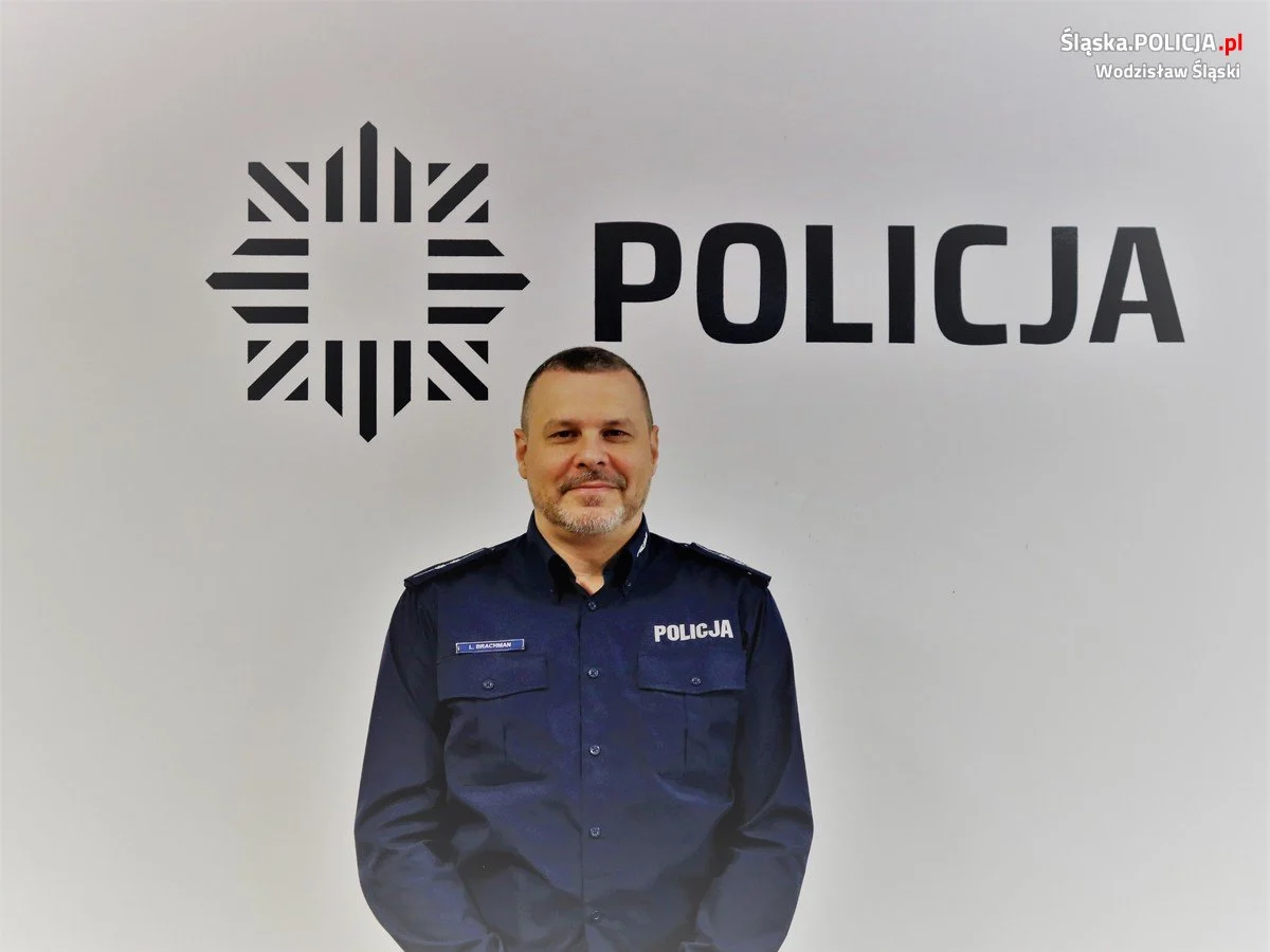 Policjant z Wodzisławia z sercem: Uzbierane słodycze trafiły do szpitali