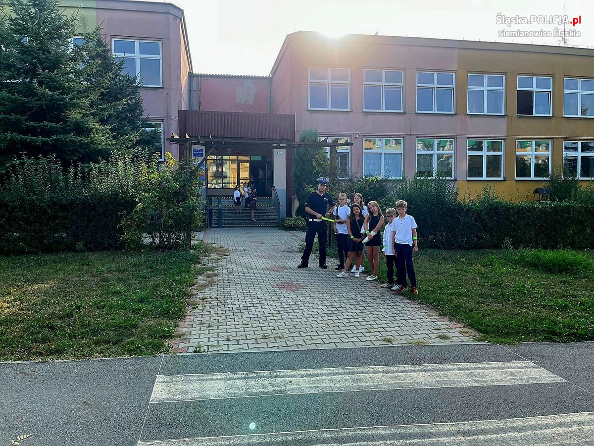 Bezpieczna droga do szkoły – Siemianowicka policja w akcji na początku roku szkolnego
