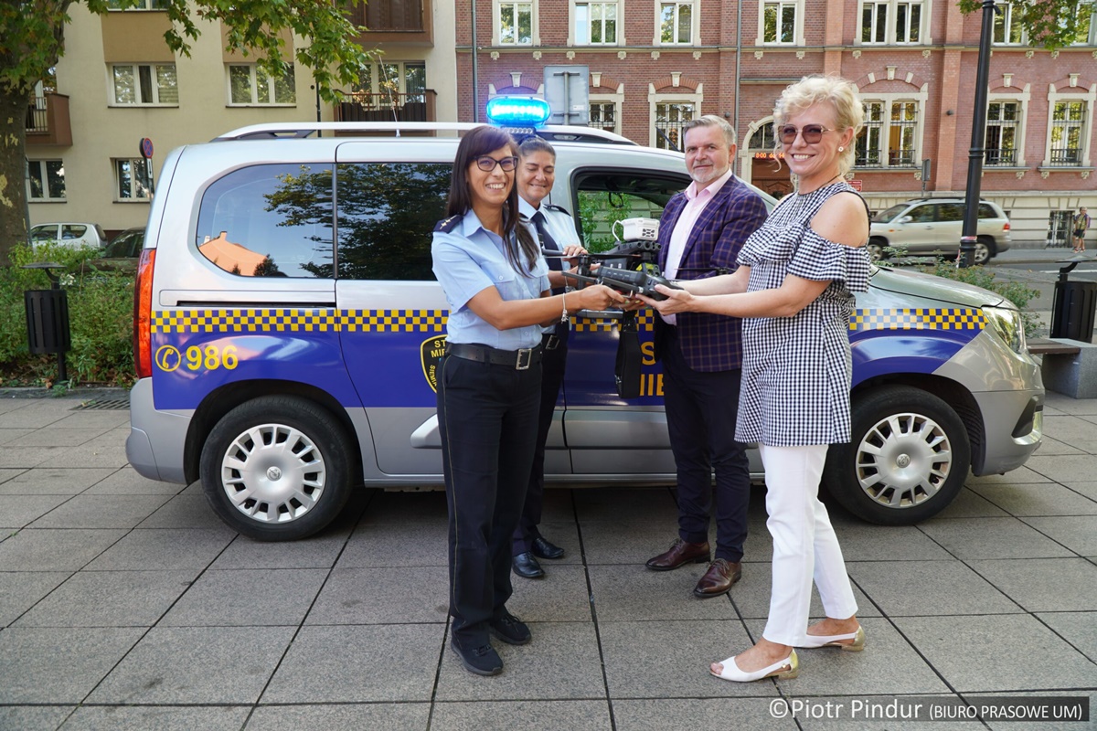 Straż Miejska w Siemianowicach z dronem do badania powietrza i poprawy bezpieczeństwa