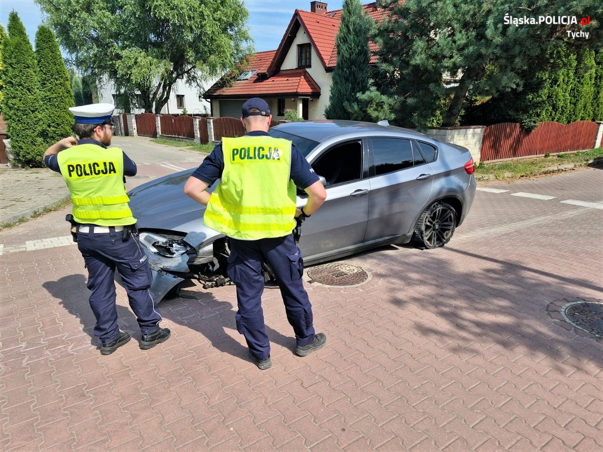72-latek w Tychach zignorował sygnały policji i uciekł z miejsca kolizji