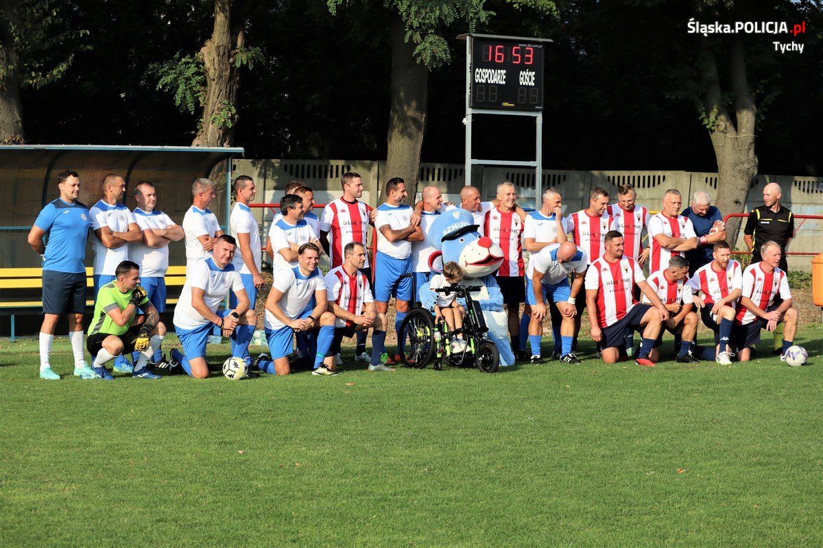 Stróże prawa w akcji: Charytatywny festyn z udziałem tyskich i mikołowskich policjantów