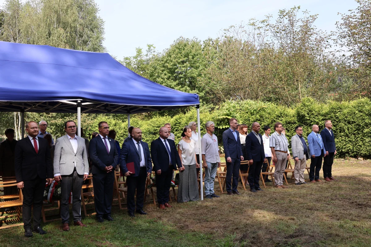 Uroczyste odsłonięcie odnowionego obelisku w Orzeszu Zawiści