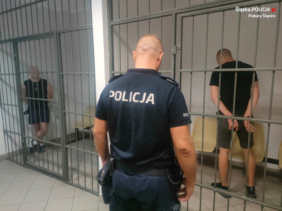 Policyjny pościg w Piekarach Śląskich - zatrzymano młodego kierowcę z narkotykami