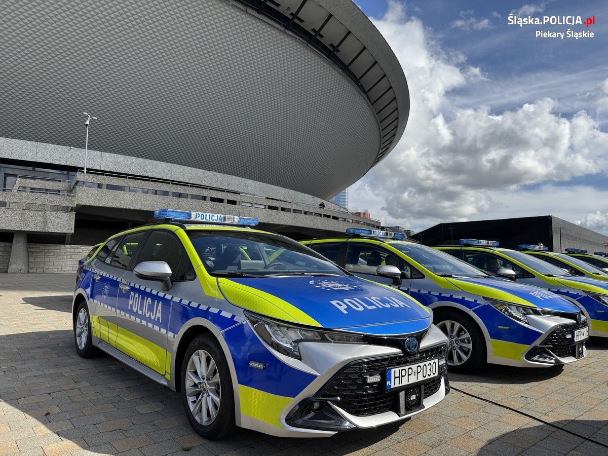 Nowy radiowóz dla piekarskiej drogówki